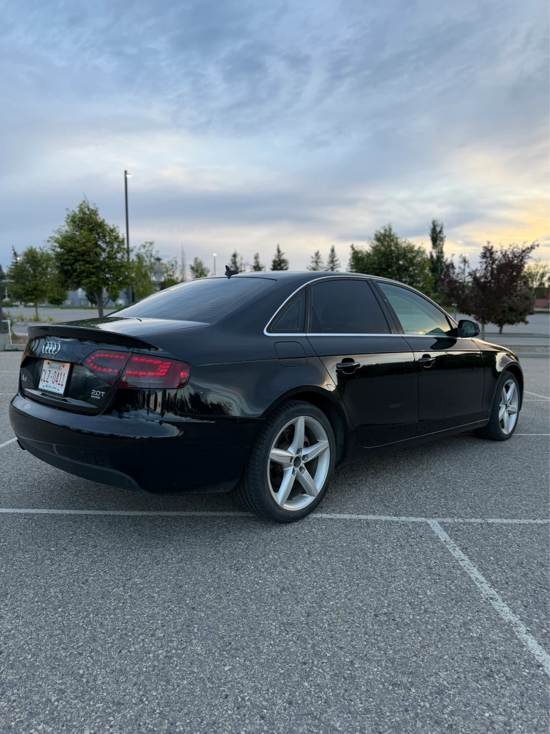 Audi A4 2.0T Sedan - photo 4