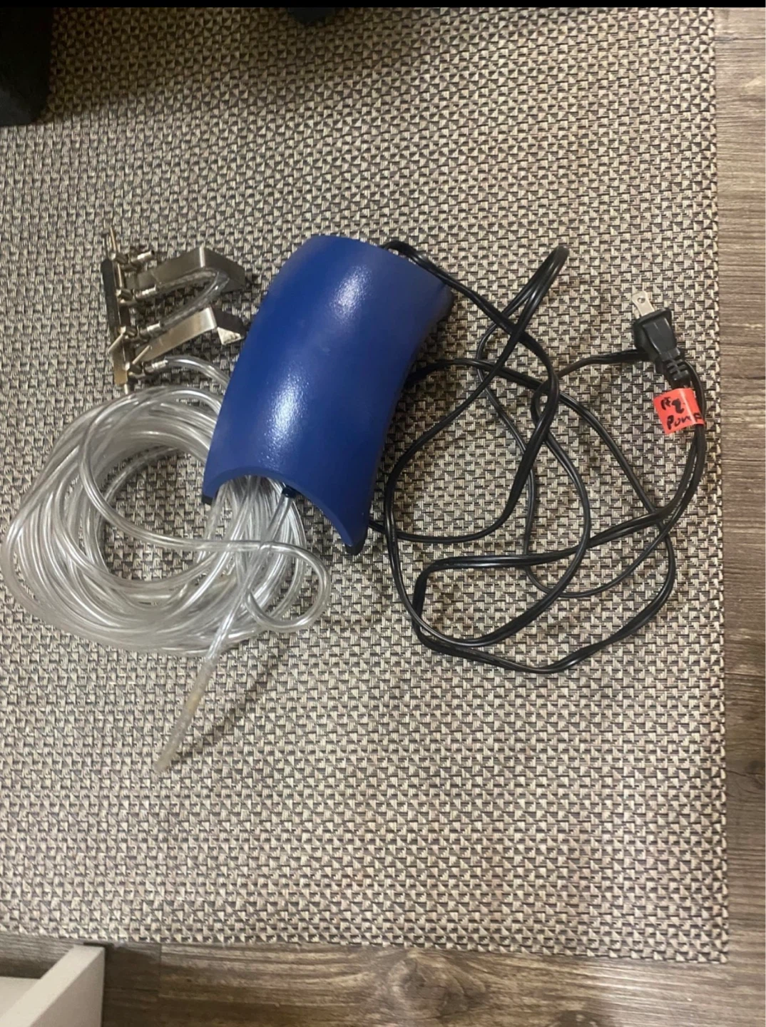 10 Gallon Aquarium for sale with the Accessories - photo 4