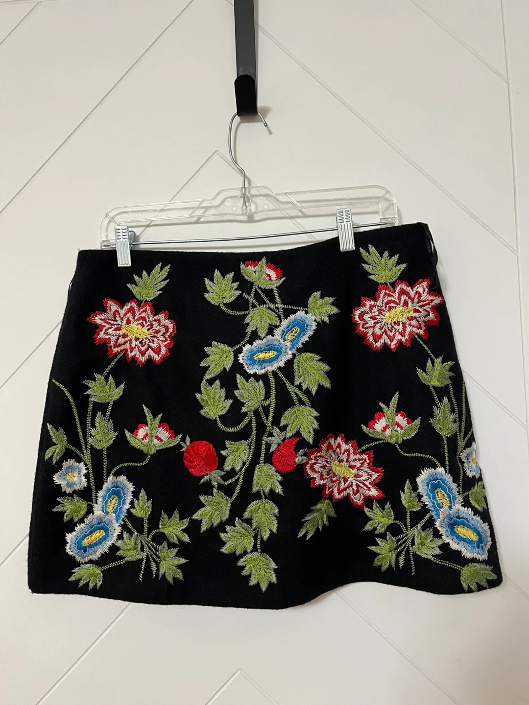 Topshop Embroidered Black Mini Skirt - Size UK 14 - photo 5