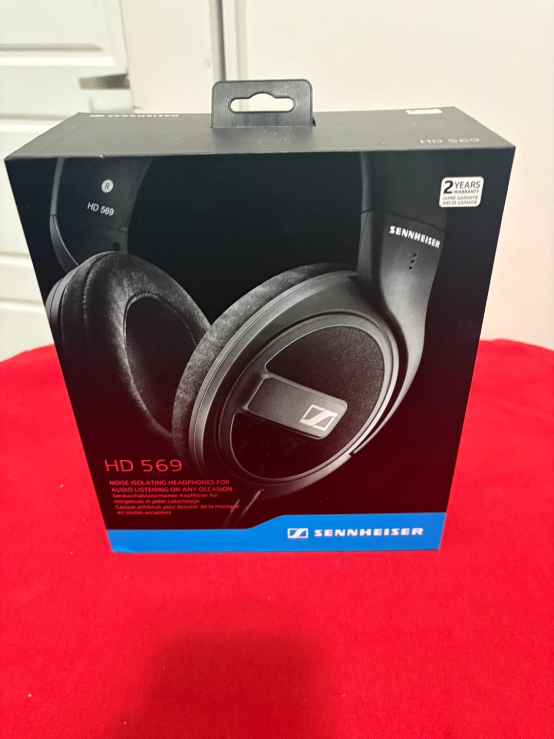 Sennheiser HD 569 Noise-Isolating Headphones