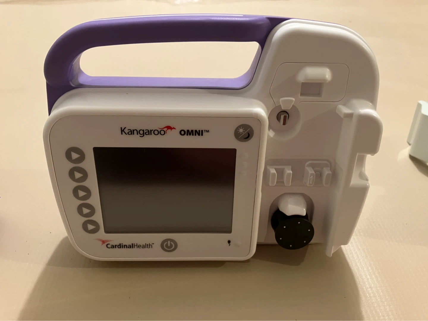 We deliver! Kangaroo Omni Feeding Pump + Accessories - photo 4