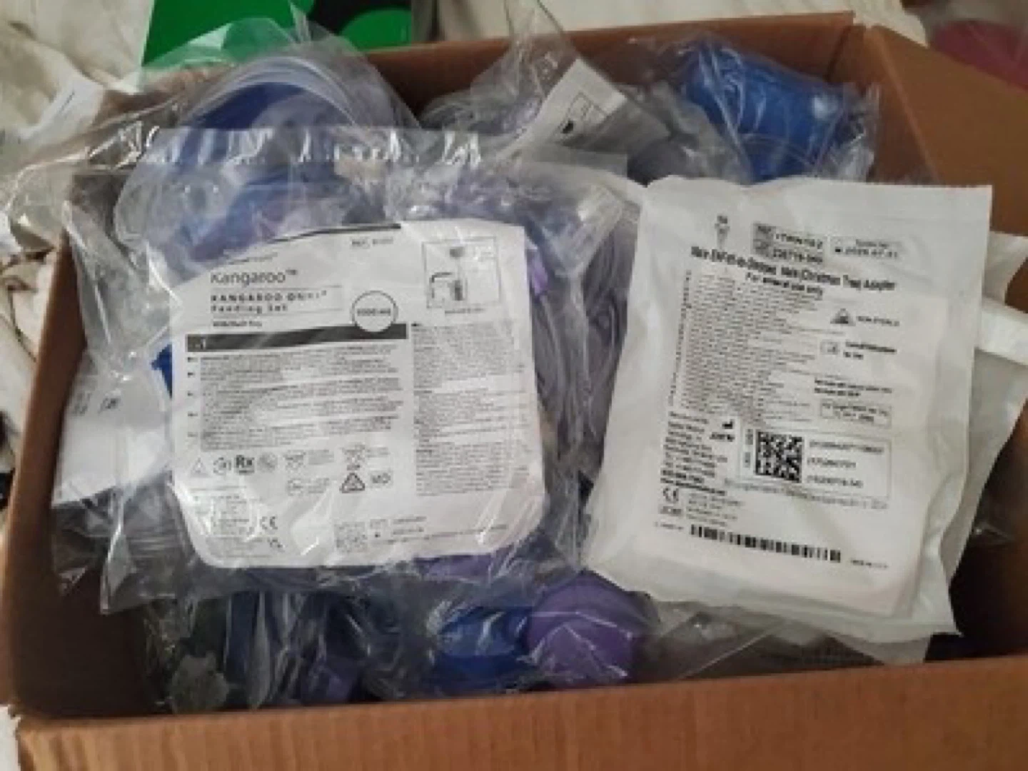 We deliver! Kangaroo Omni Feeding Pump + Accessories - photo 3