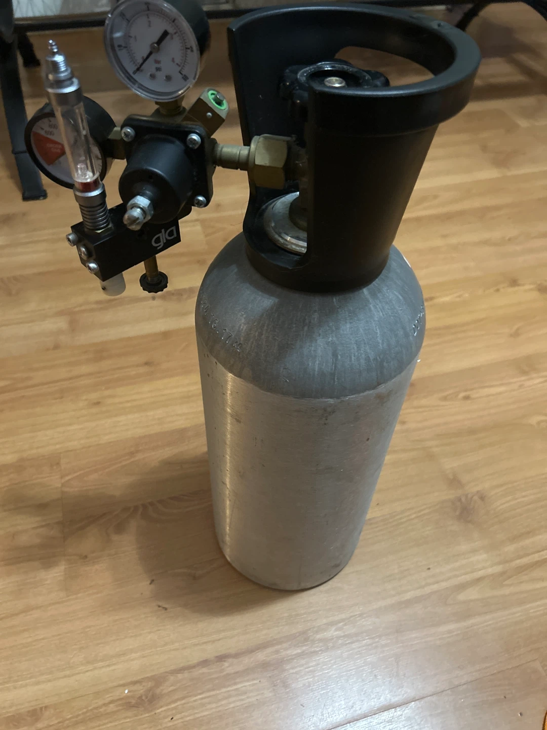 CO2 Tank with Regulator