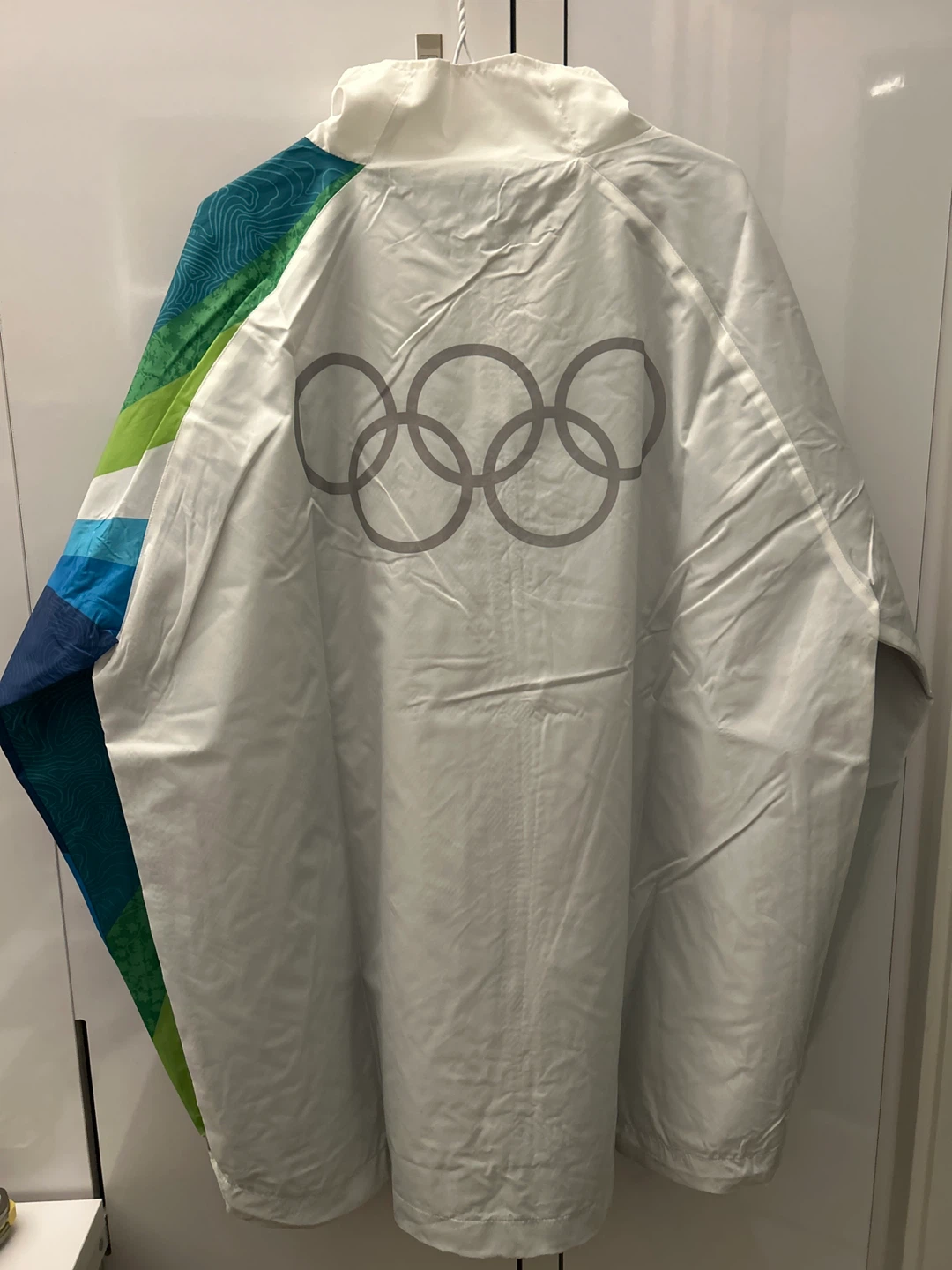 Vancouver 2010 Olympics Torch Relay Jacket - photo 4