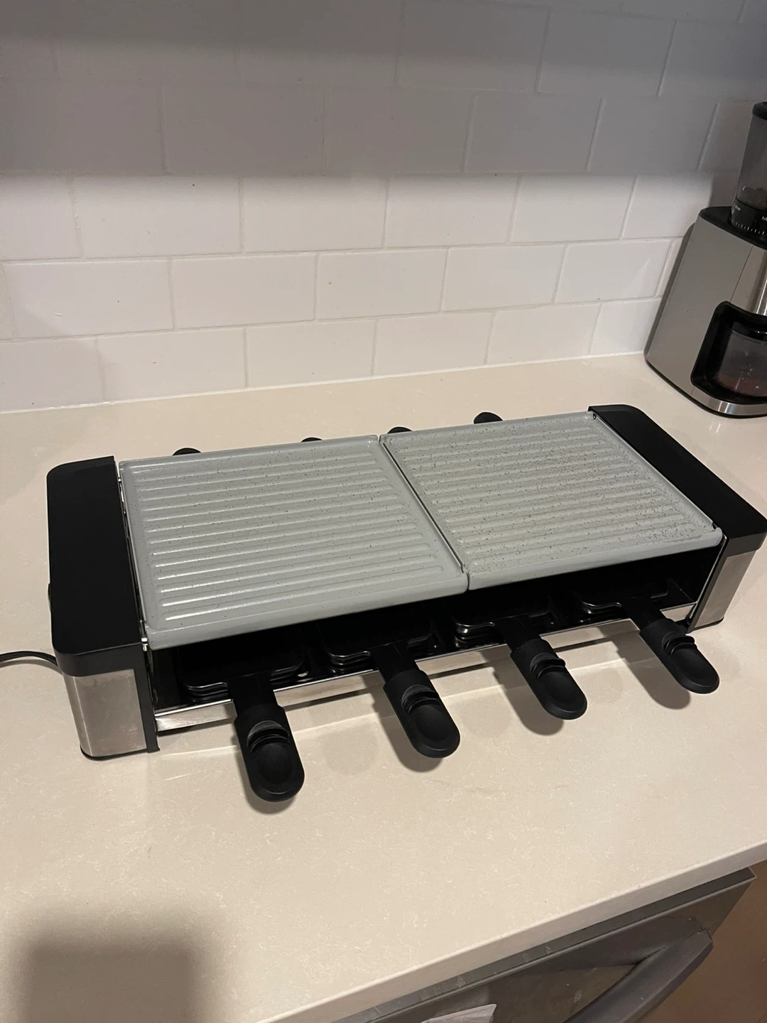 Trudeau Party Grill Set - photo 5