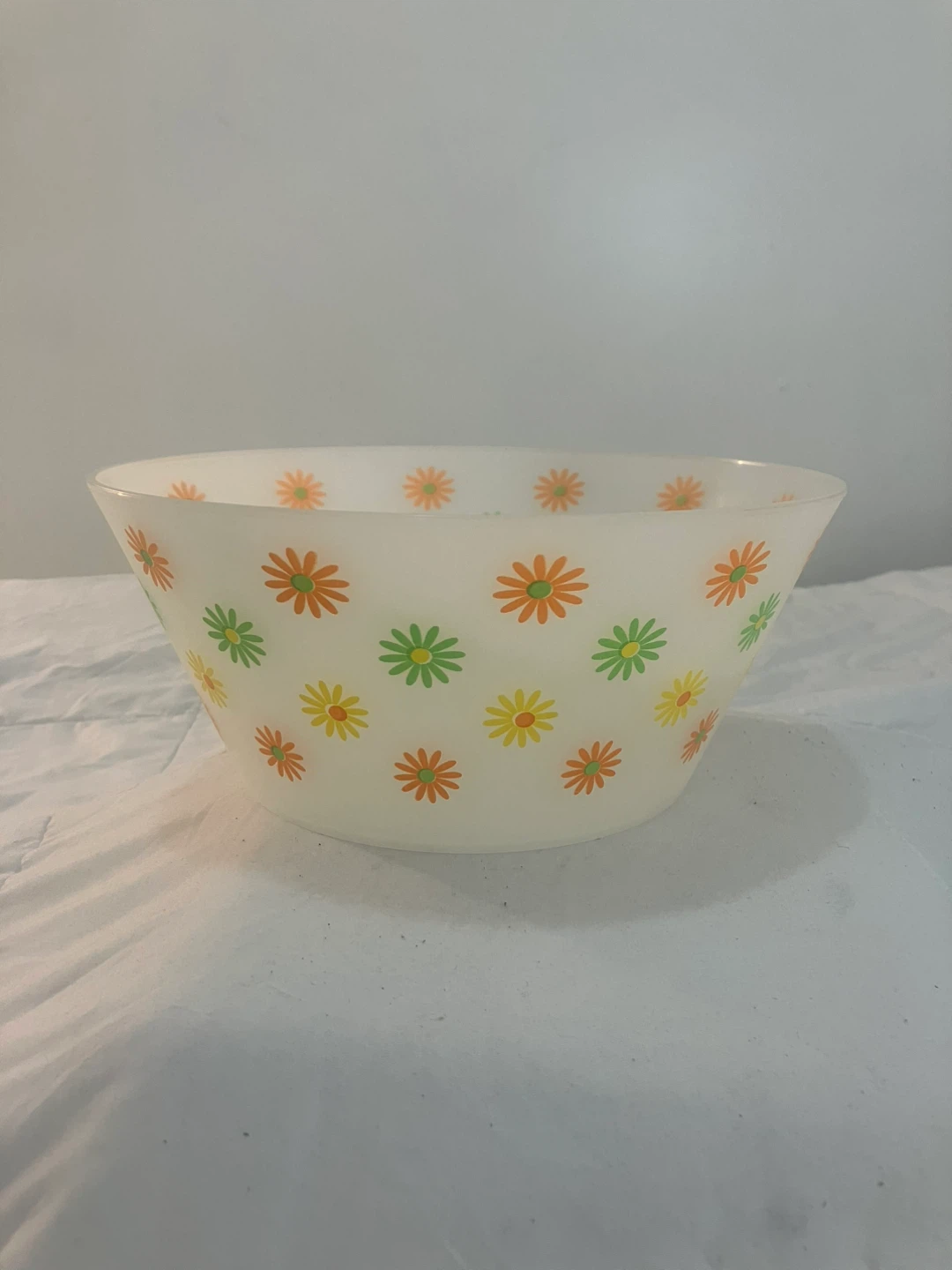 Vintage Plastic Daisy Serving Bowl  - 9.75” x 4.5”