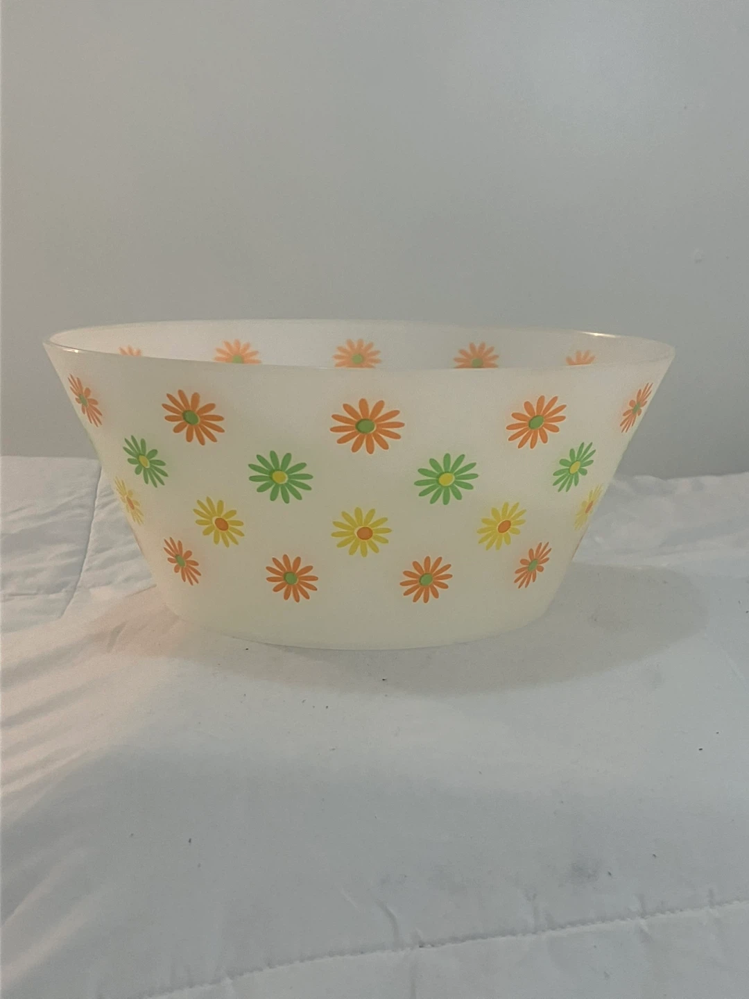 Vintage Plastic Daisy Serving Bowl  - 9.75” x 4.5” - photo 2