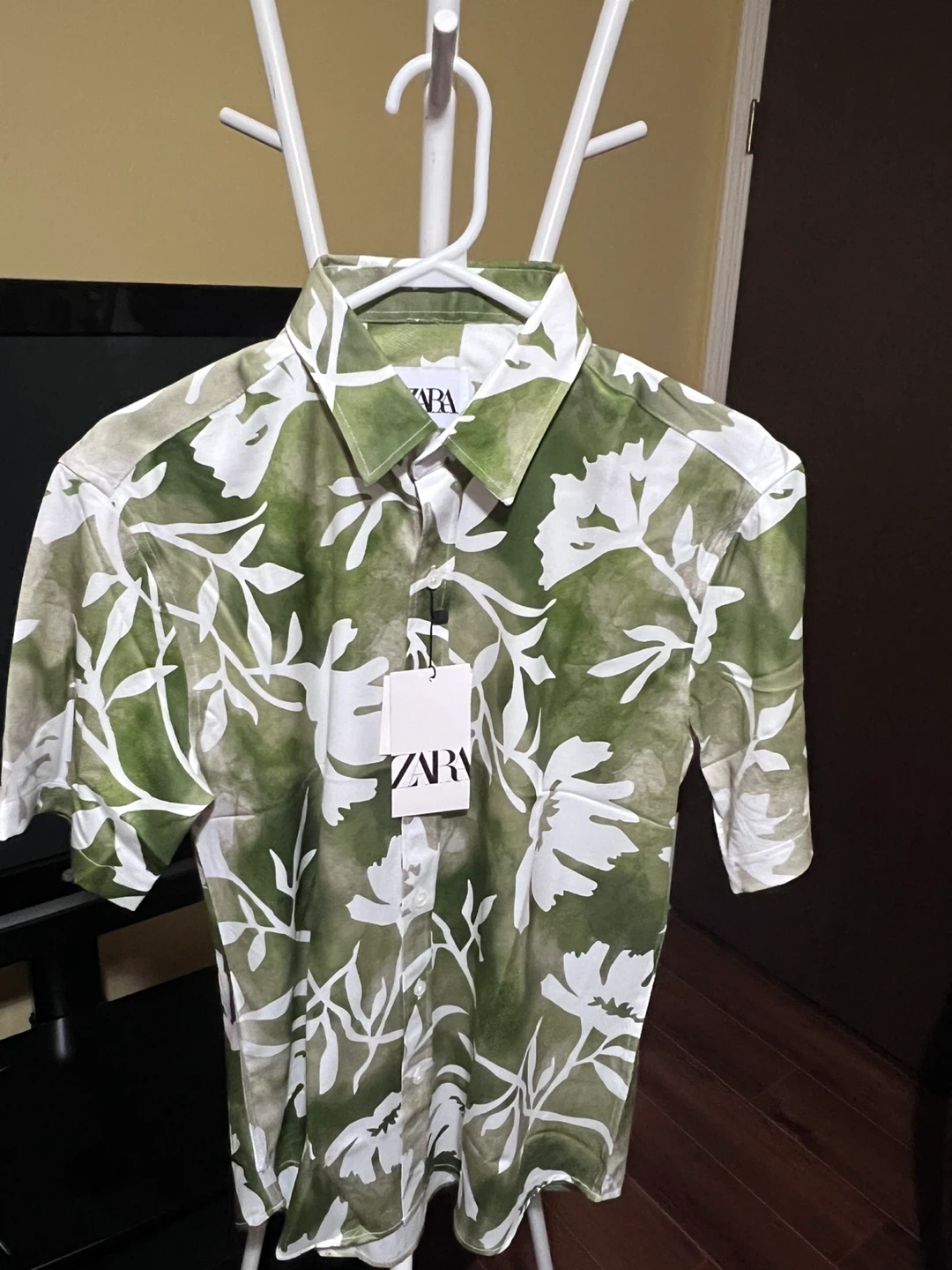 ZARA Men's Short Sleeve Button-Up Shirt