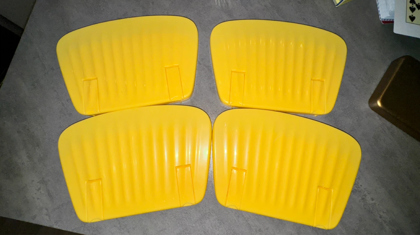 Set of 4 Yellow Card Holders (with poker) - photo 4
