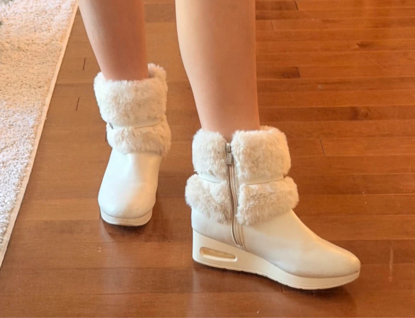 DKNY White Faux Fur Winter Boots - photo 4