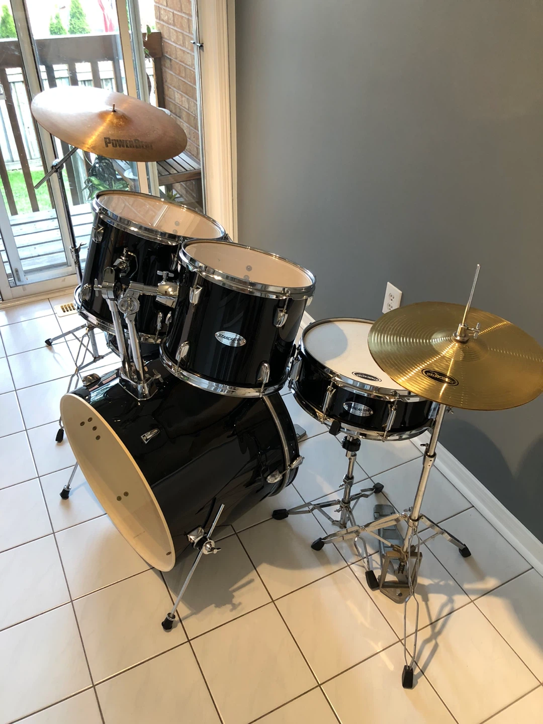 5-piece Starcaster drum set - like new! - photo 3