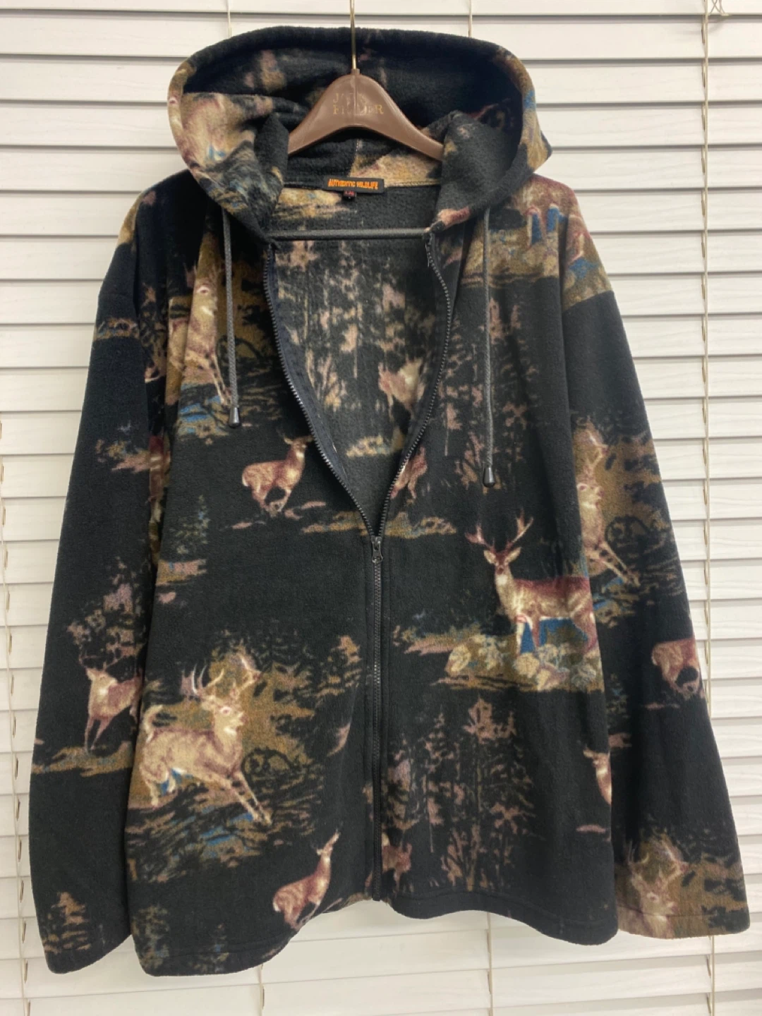 Vintage 90’s Authentic Wildlife Fleece Hoodie - Large - photo 2