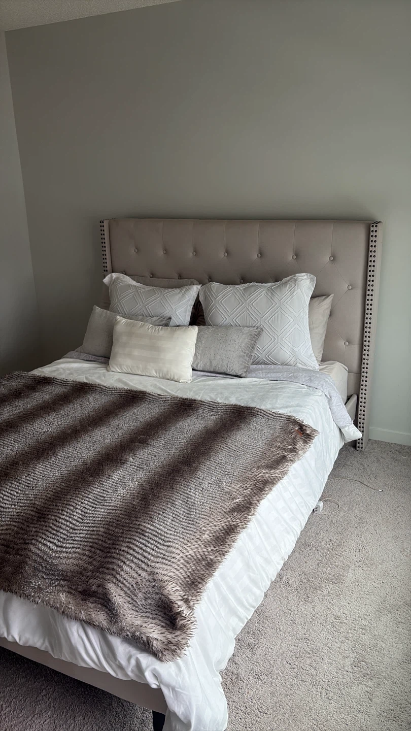 Tufted Upholstered Bed Frame with Mattress