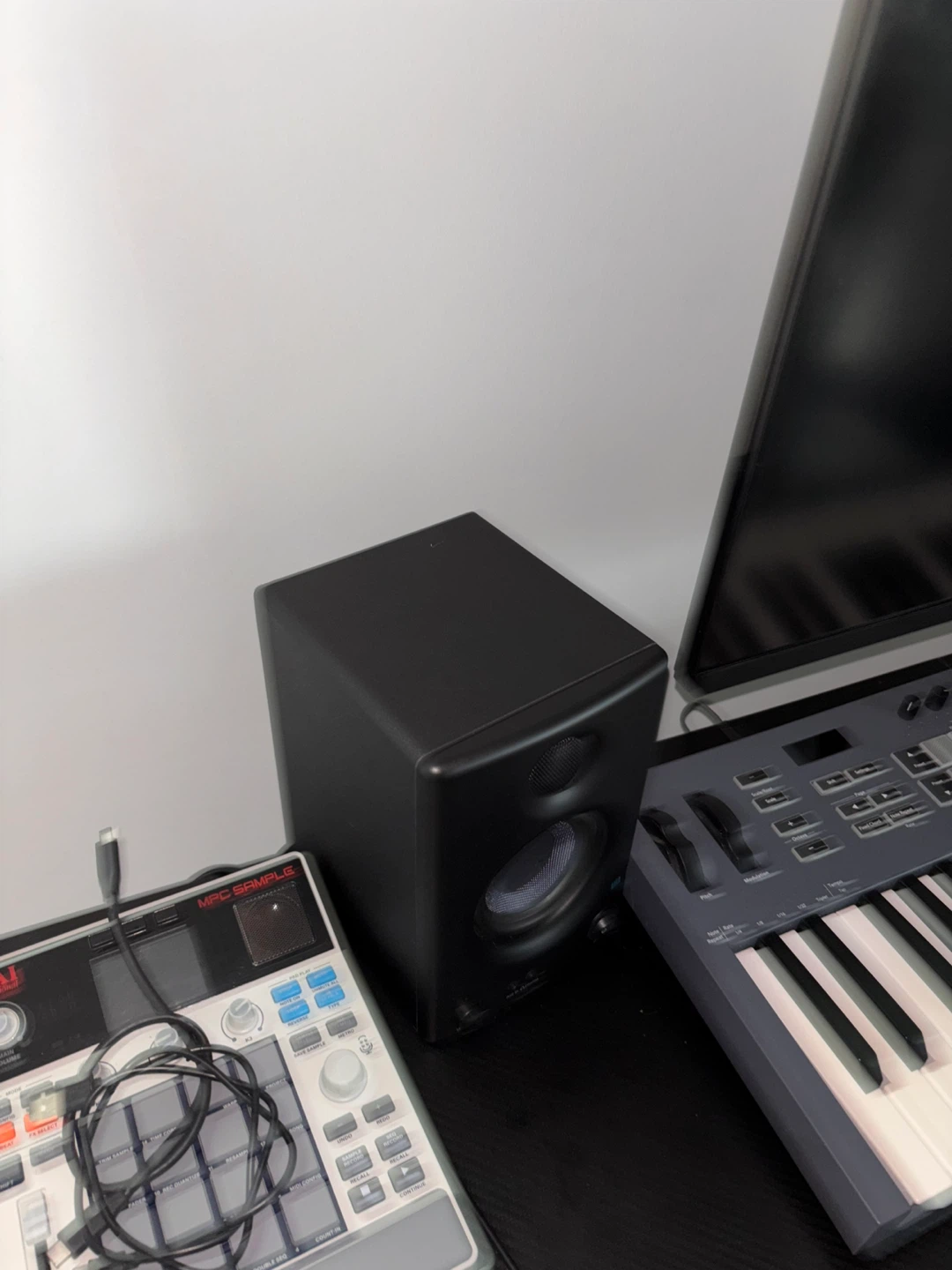 PreSonus Eris 3.5 Studio Monitors - photo 2