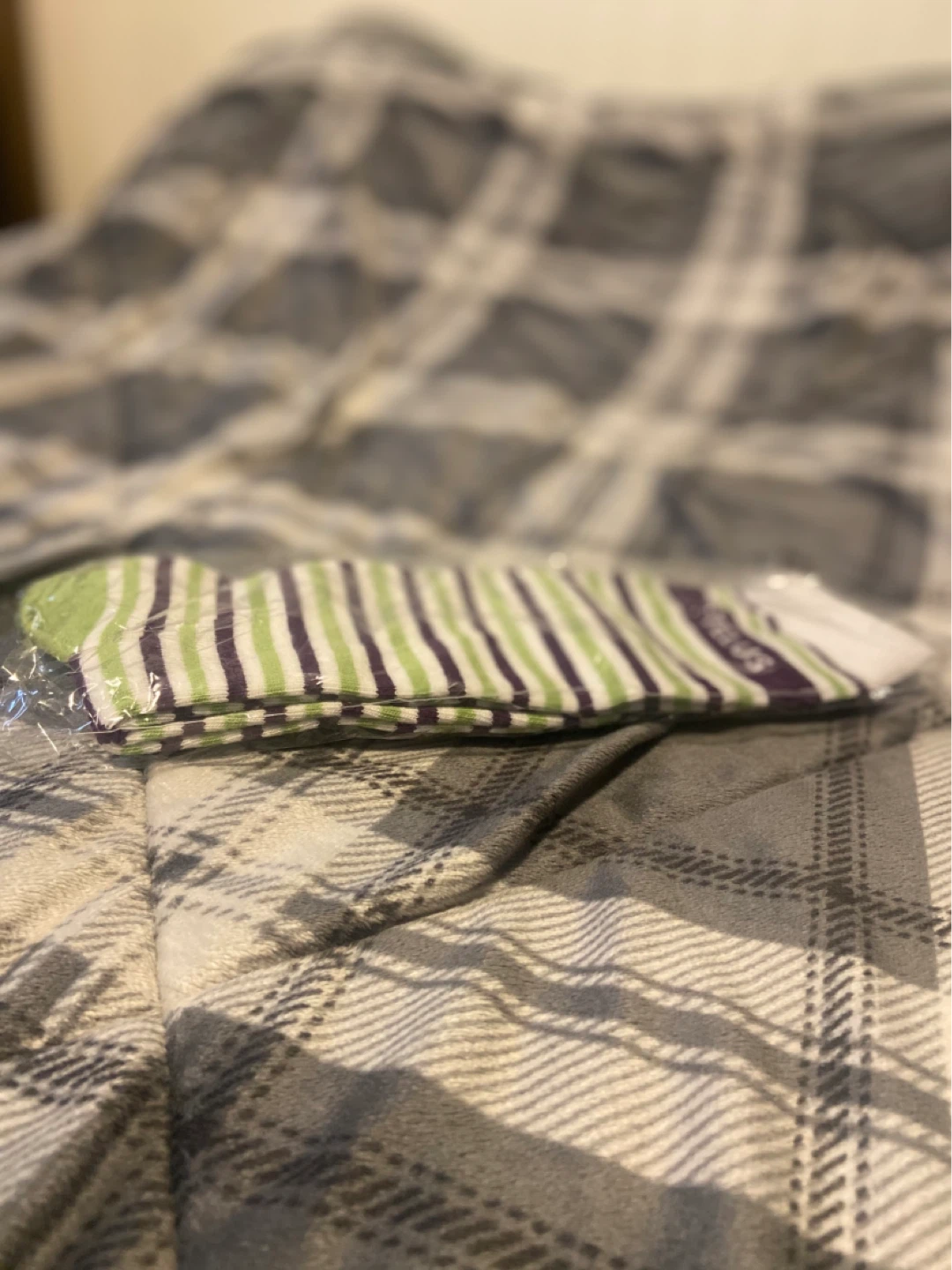 Telus Green Striped Socks New - photo 3