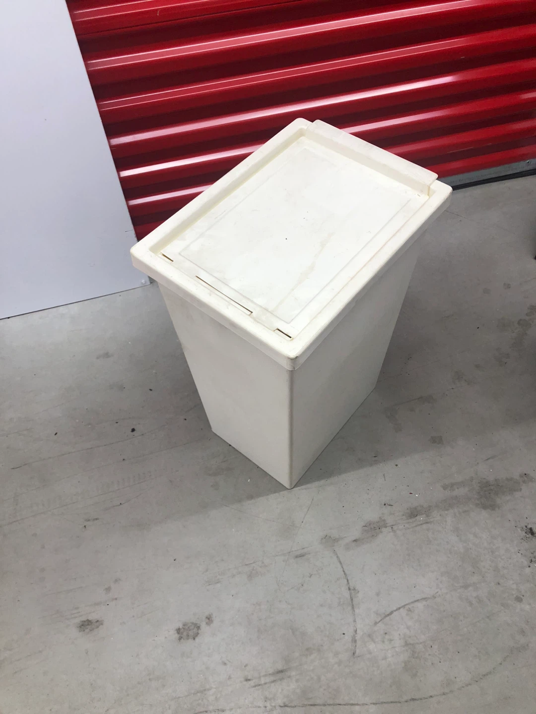 Plastic Bin with Lid