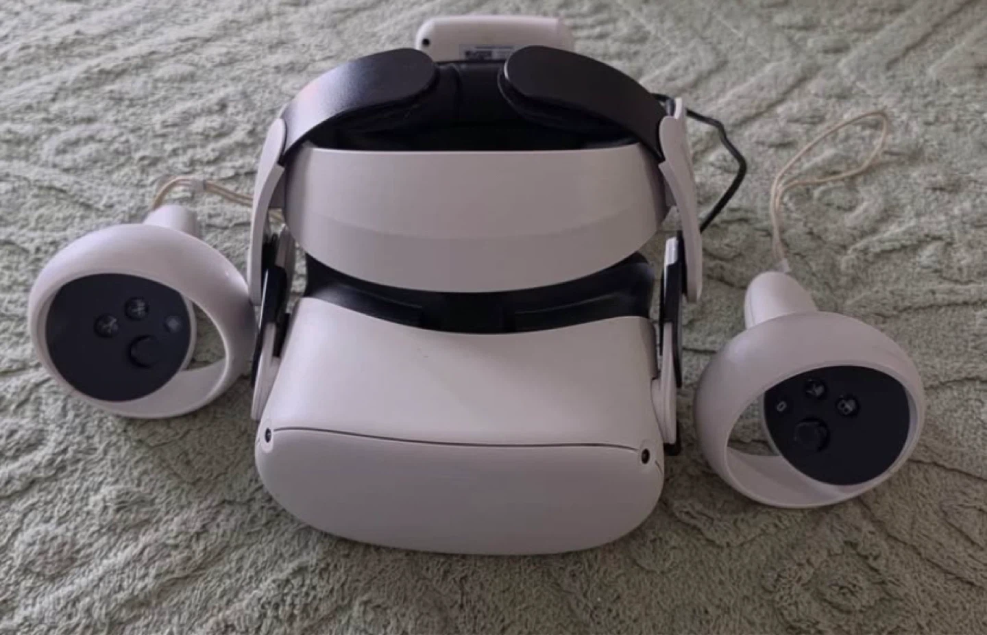 Meta Quest 2 VR Headset with Controllers/headstrao