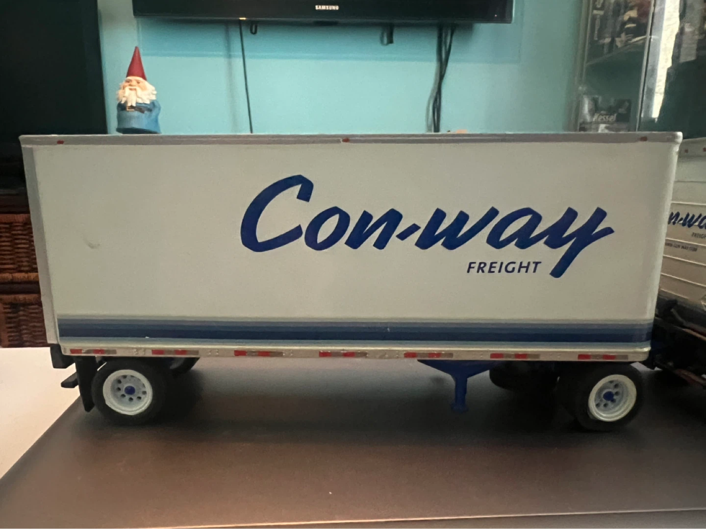Con-way Freight Toy Truck and Trailer - photo 2