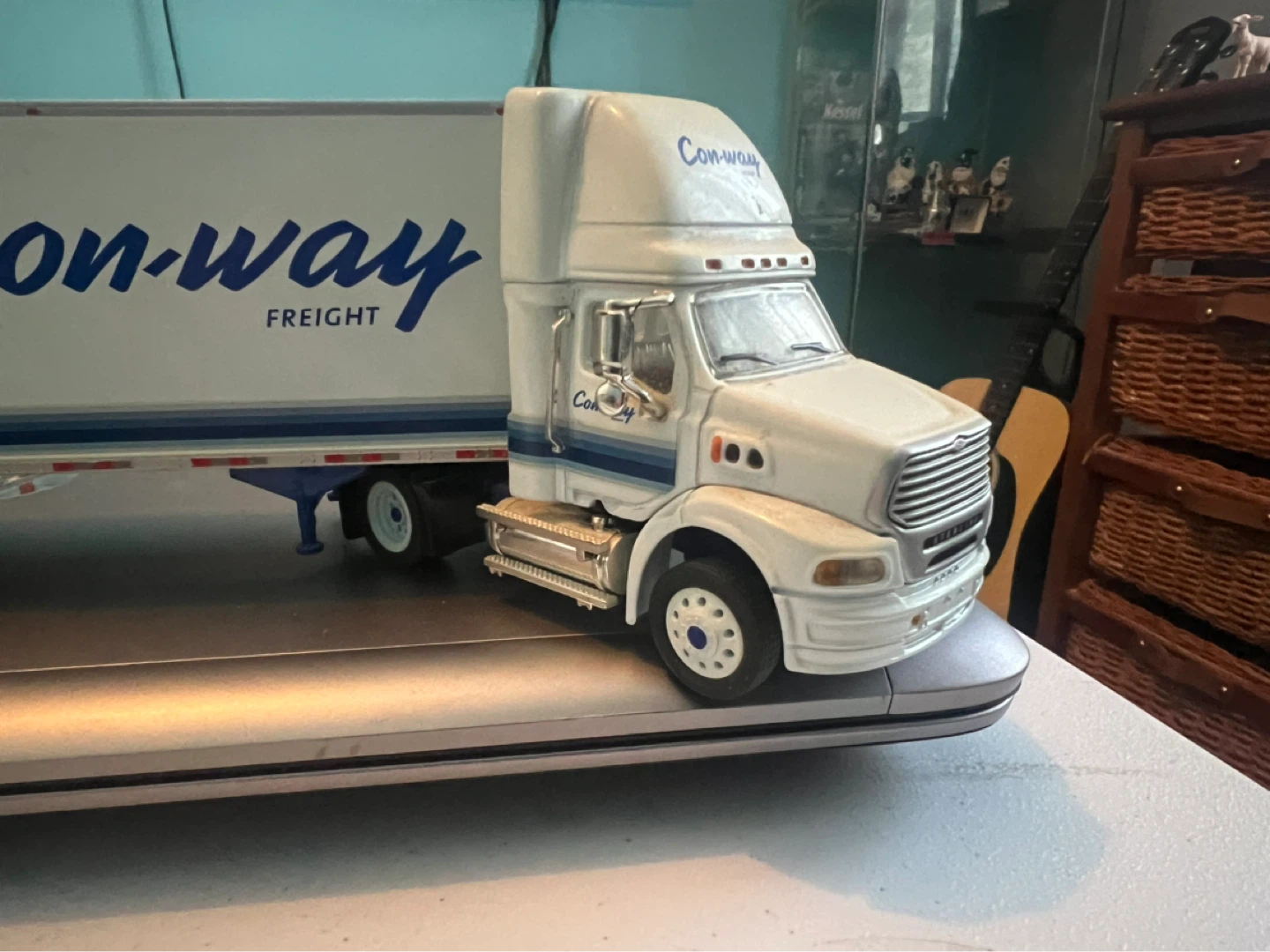 Con-way Freight Toy Truck and Trailer