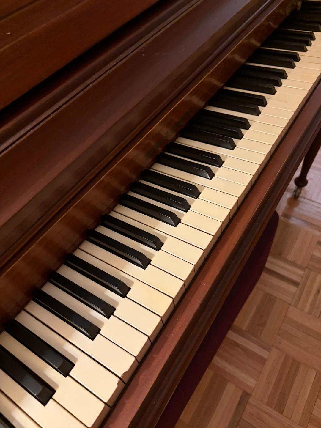 Upright Piano - photo 2