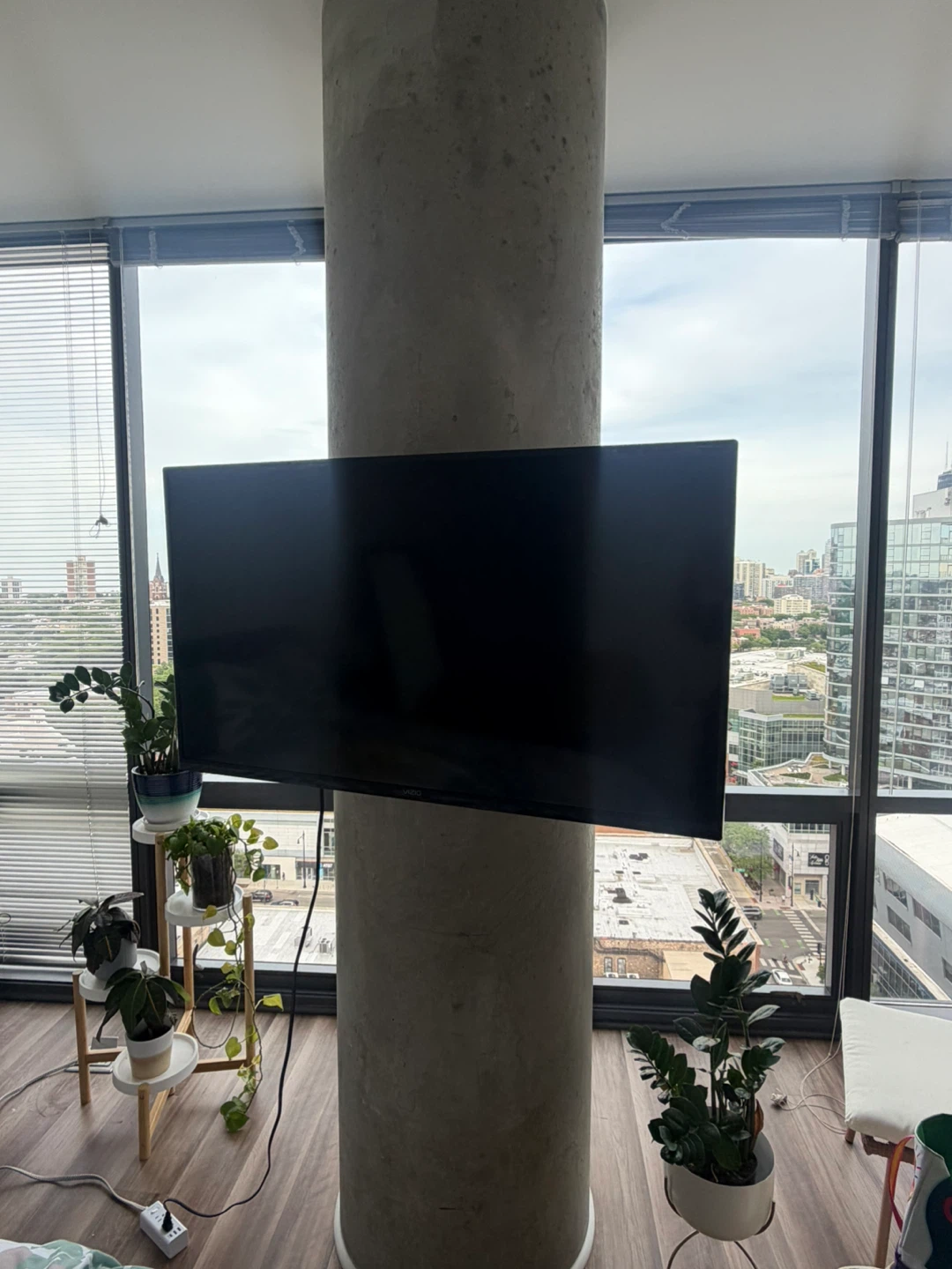 Condo Mount Pillar TV Mount- full motion - photo 3