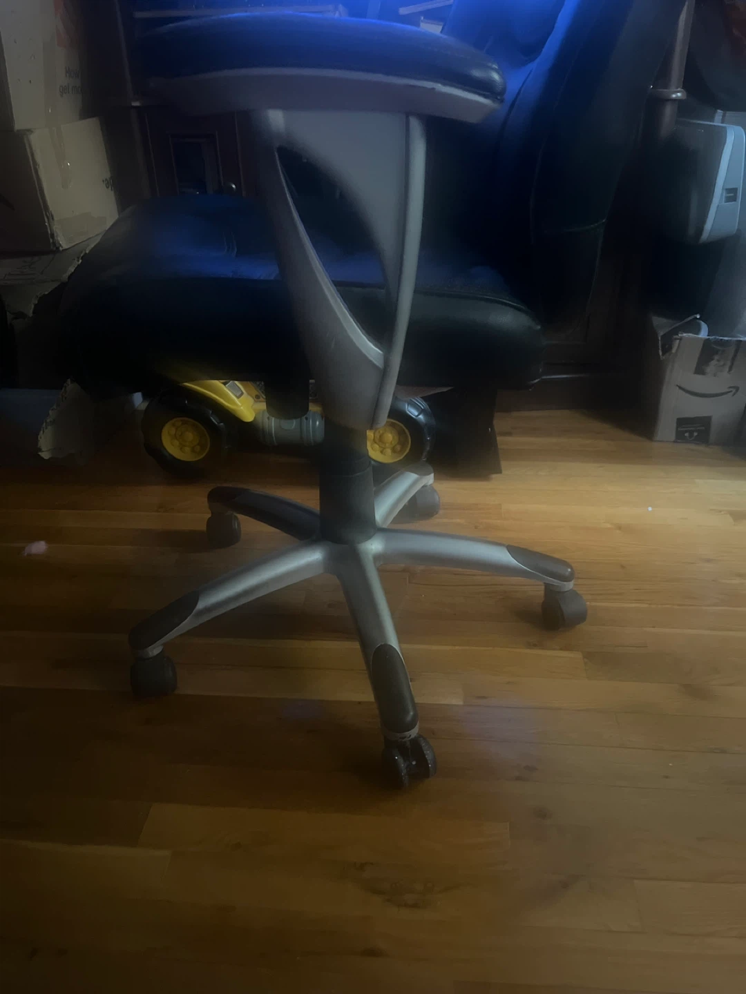Black Faux Leather Office Chair - photo 3