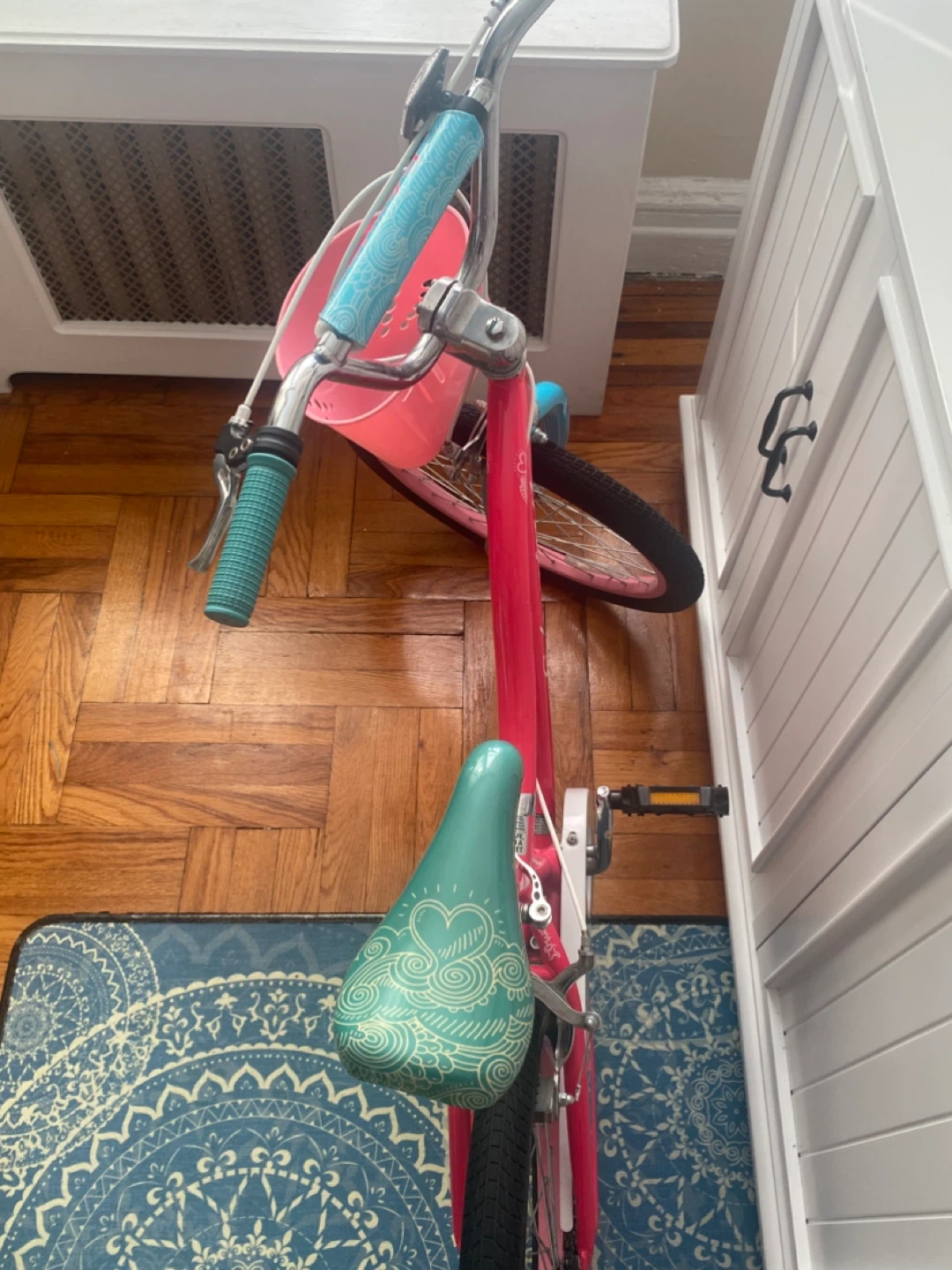 Schwinn Elm Girl's Pink Bike with Training Wheels - photo 3