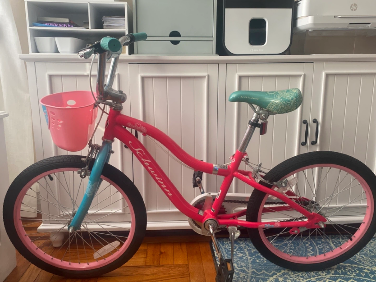 Schwinn Elm Girl's Pink Bike with Training Wheels - photo 2