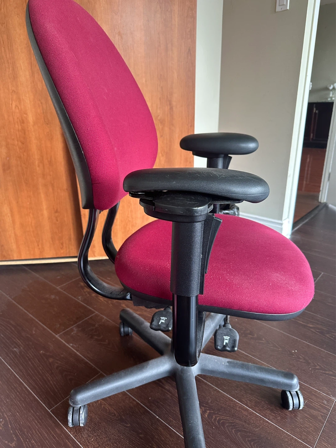 Black Desk and Chair - photo 4