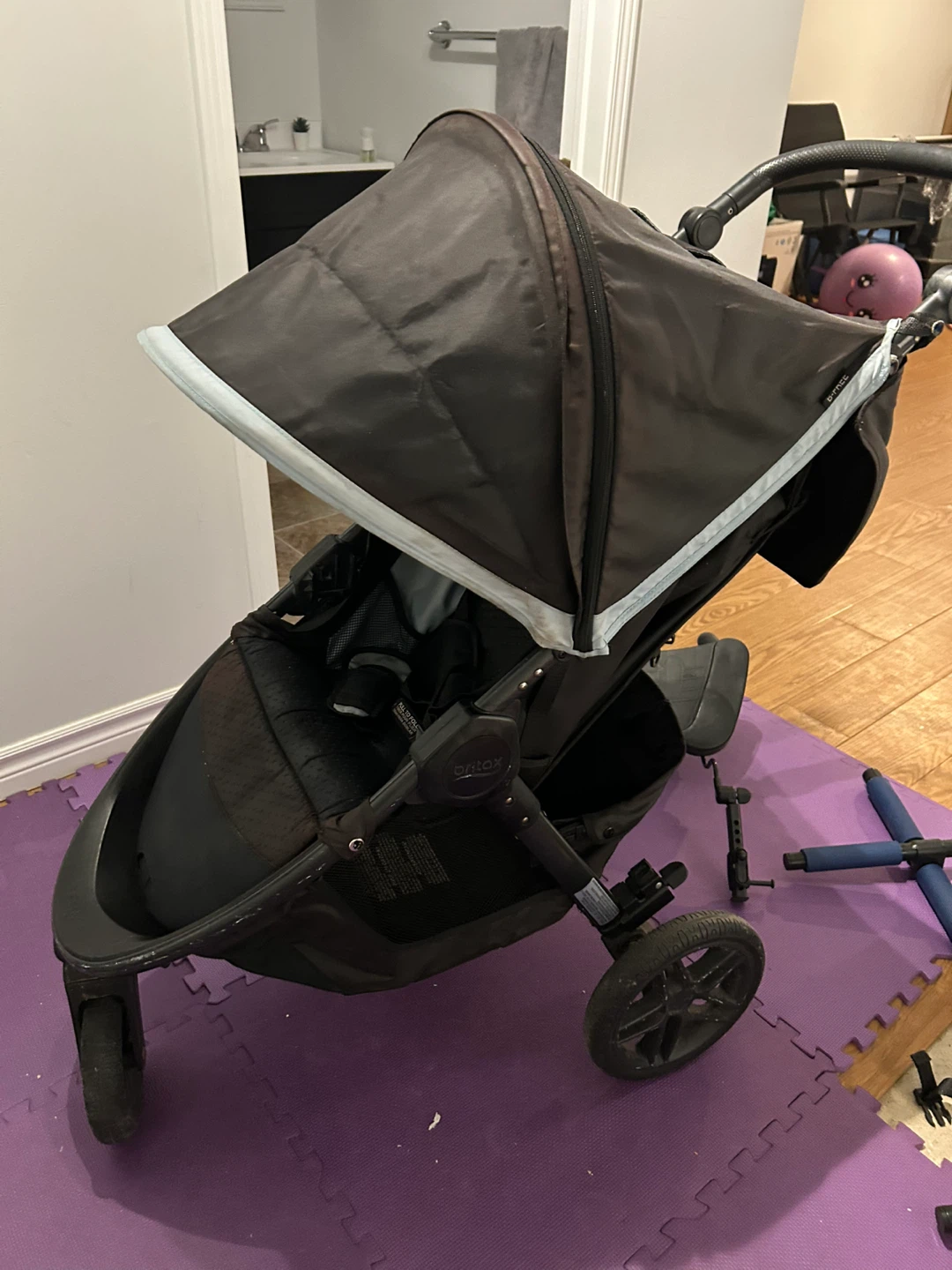Britax Stroller&standing board&carseat adaptors - photo 4