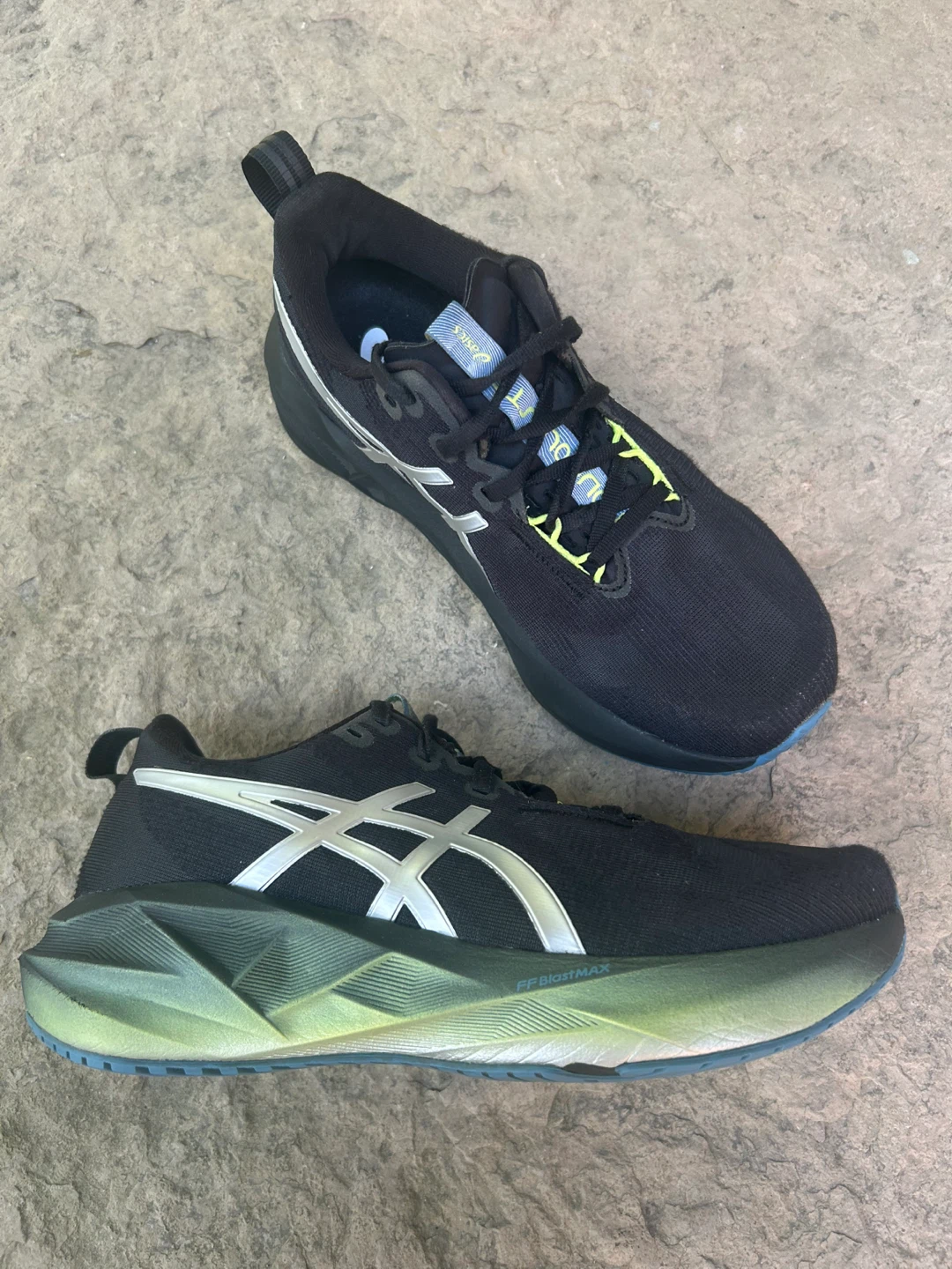 ASICS Novablast 5 Luxe-Women’s size 8