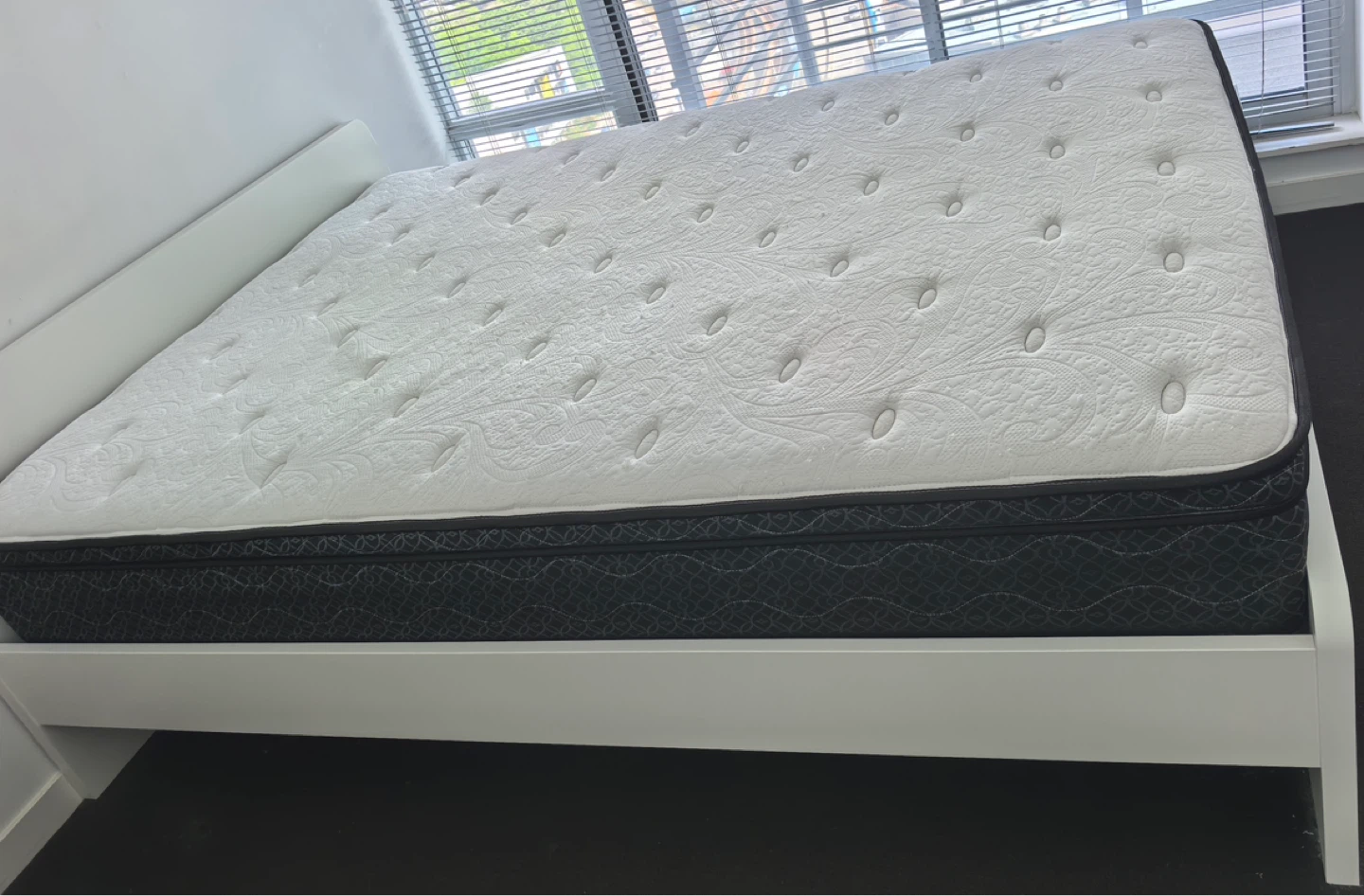 Queen bed set: IKEA frame+Sleep Country mattress - photo 2