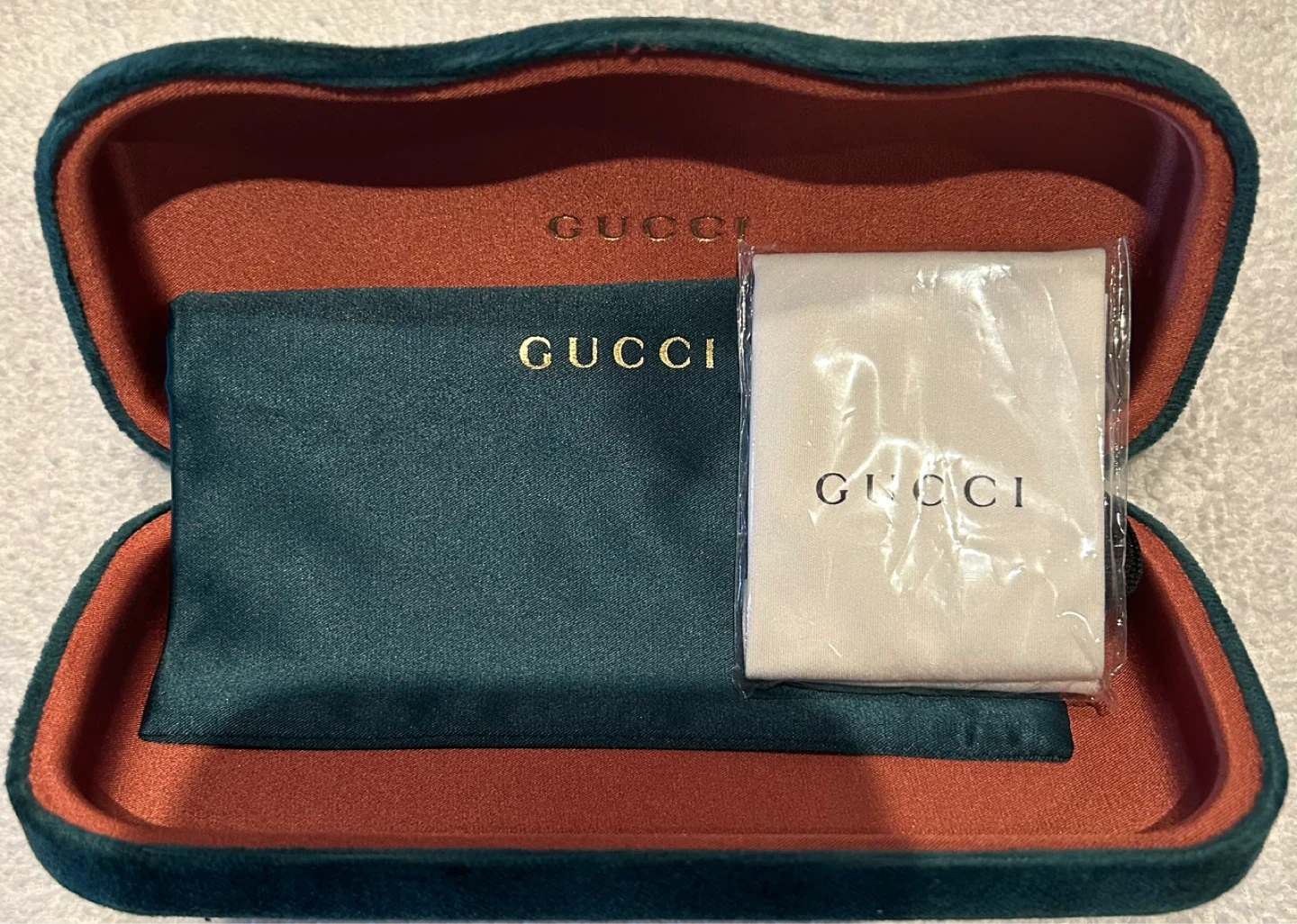 Gucci Sunglasses Case - photo 2