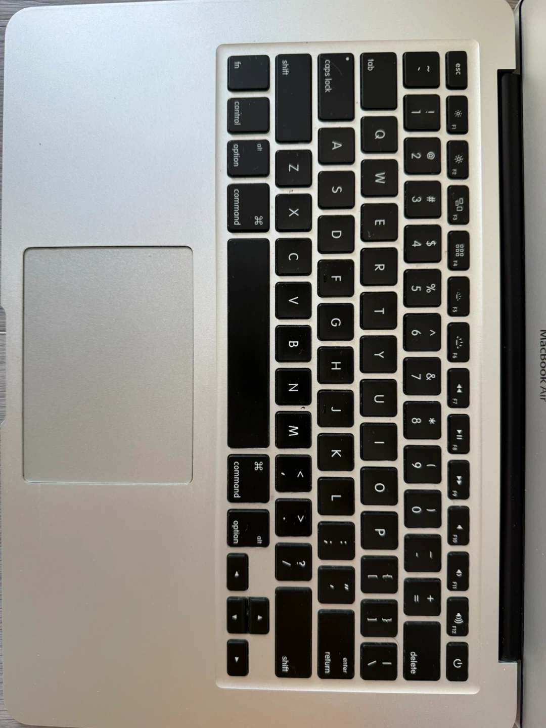 Apple MacBook Air (Early 2015) - photo 2