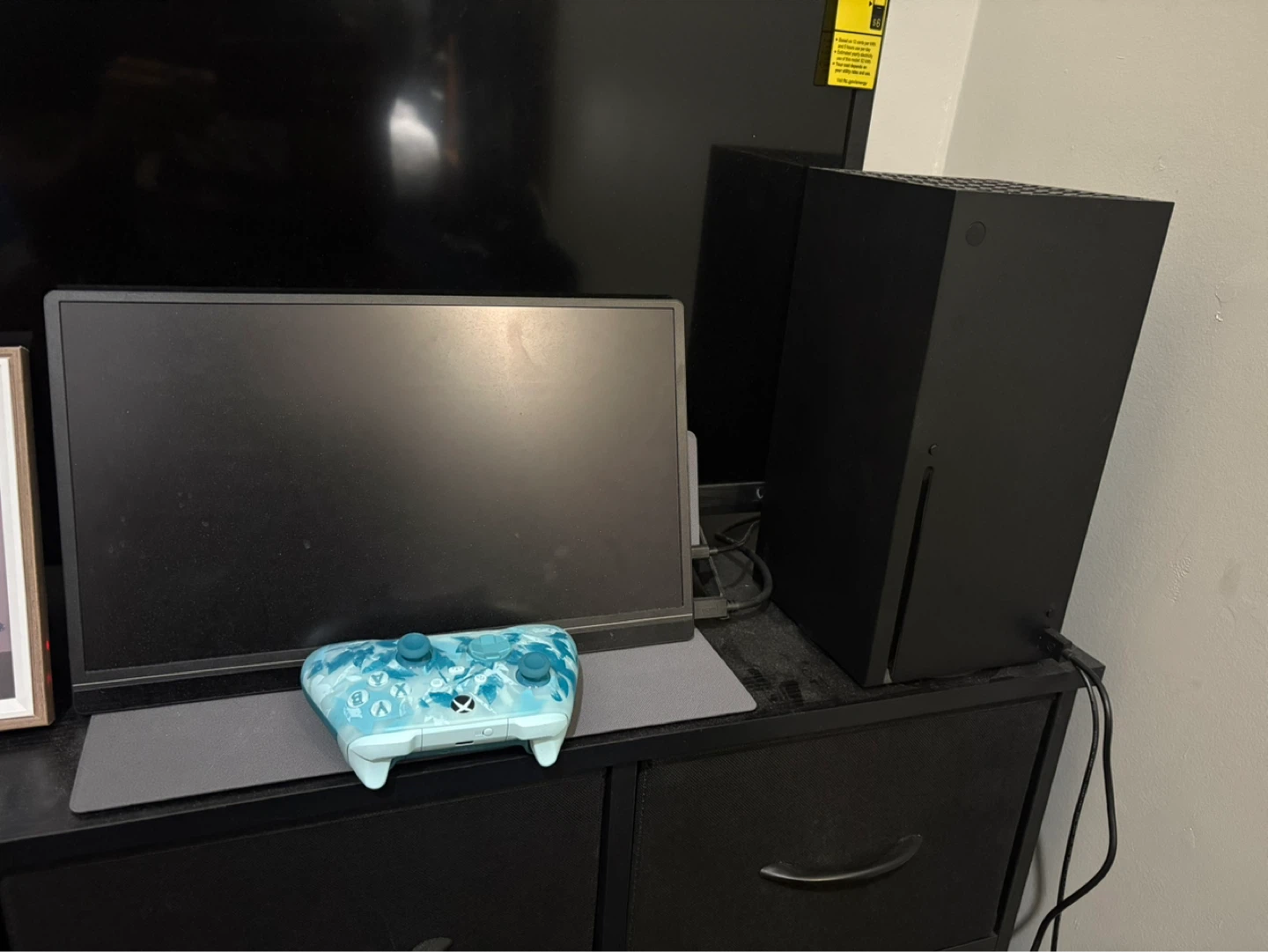 Xbox Series X monitor KYY 60hz 3 controllers