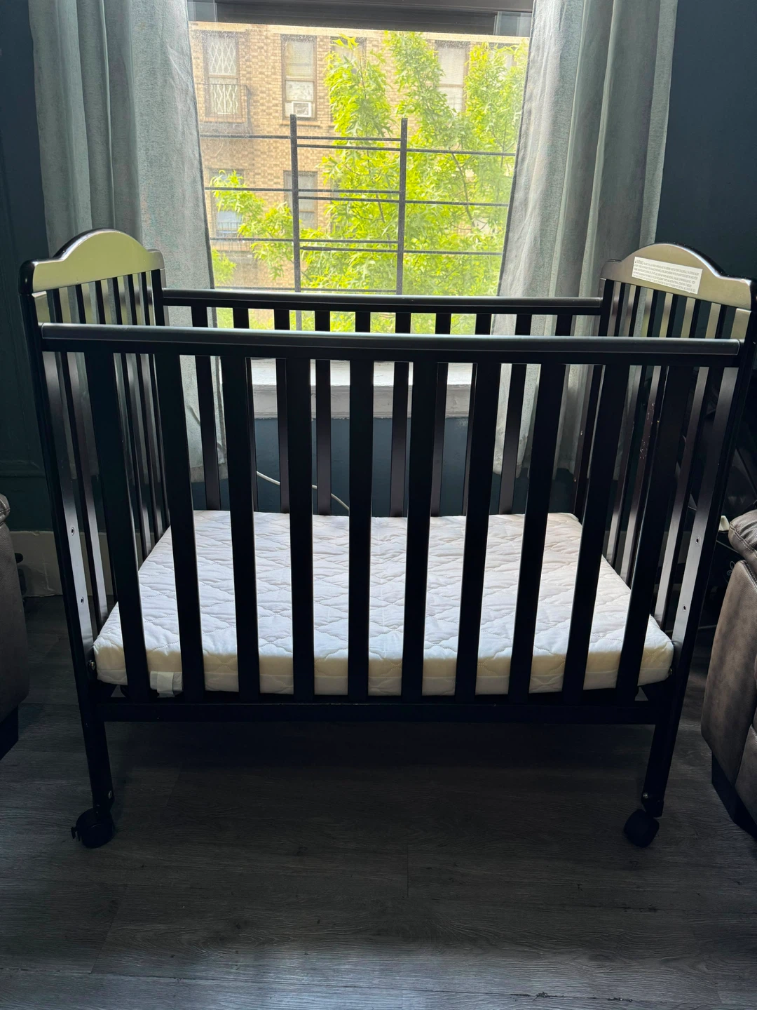 Baby Gear Bundle: Crib, Bouncer, & Activity Gym - photo 4