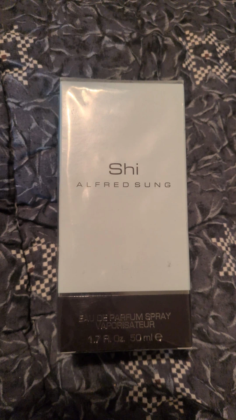 Alfred Sung Shi Eau de Parfum Spray 1.7 Oz 50ml