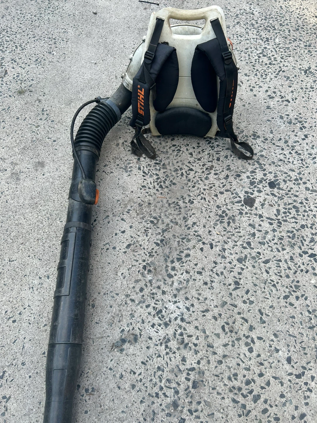 Stihl Backpack Leaf Blower - photo 2