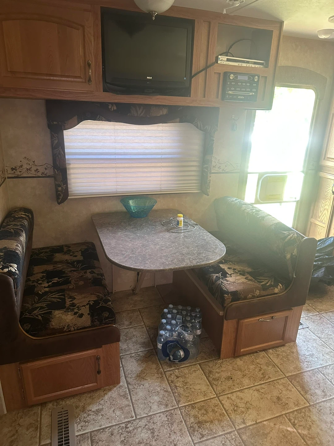 FOR SALE – 2010 Jayco Eagle 256 RKS Super Lite (25 ft) - photo 4