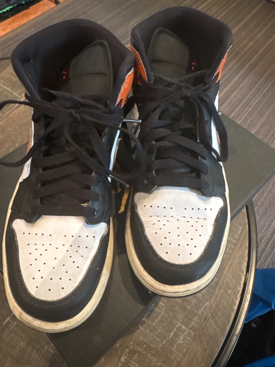 Air Jordan 1 Mid SE GS 'Orange Black White' Size 8 - photo 2