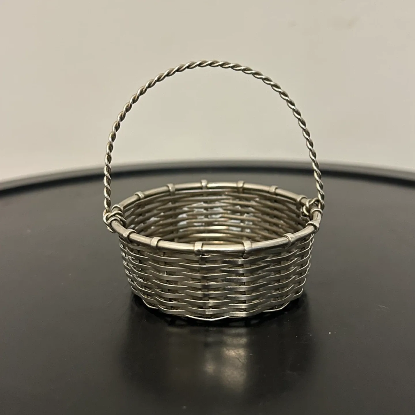 Set of 2 Vintage Miniature Woven Silver-Tone Wire Baskets - photo 4