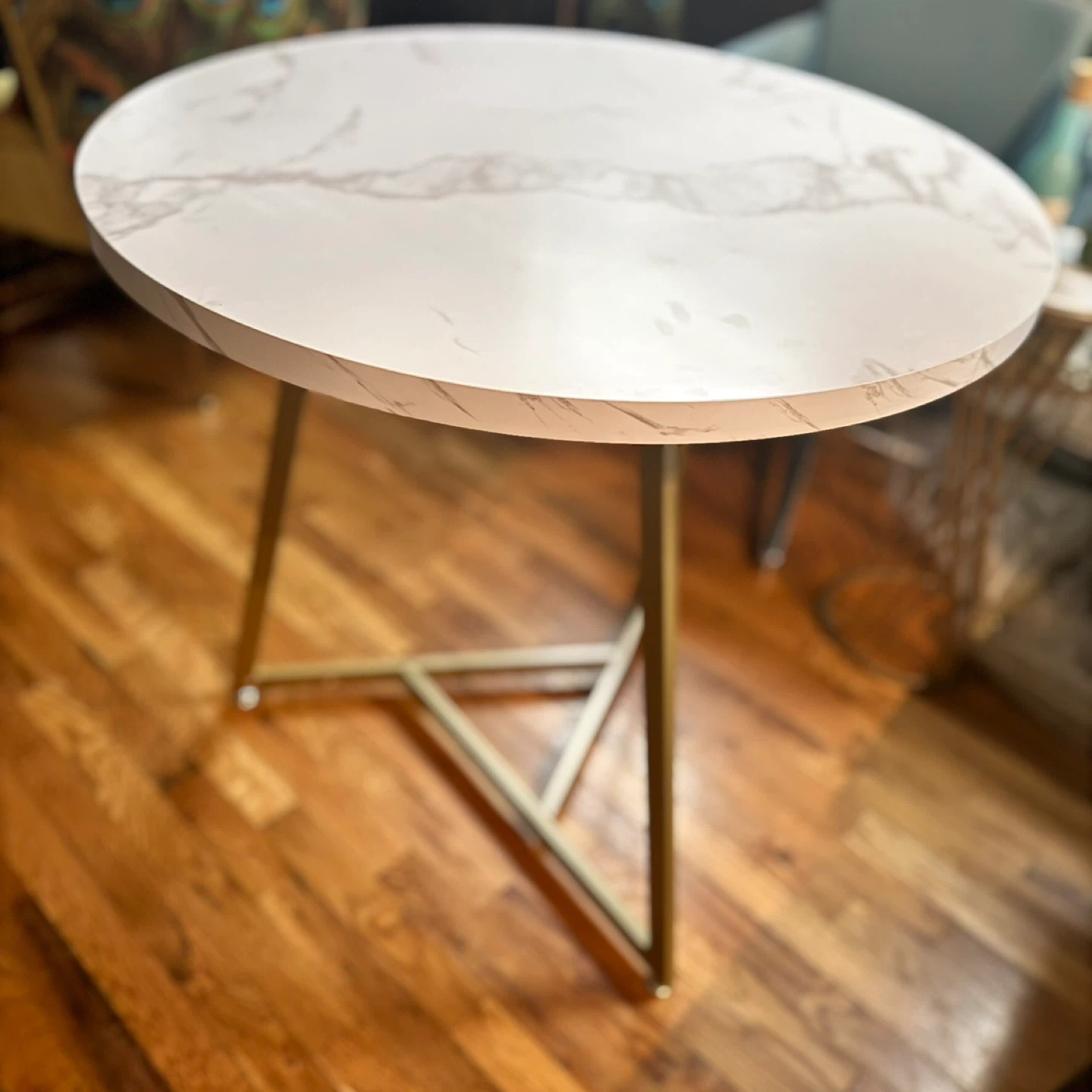 Modern Round 3 Pc Dining Set with Gold Legs. (New) - photo 3