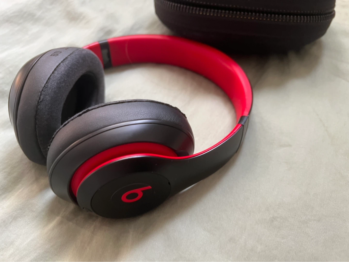 Beats Solo HD Headphones Red/Black