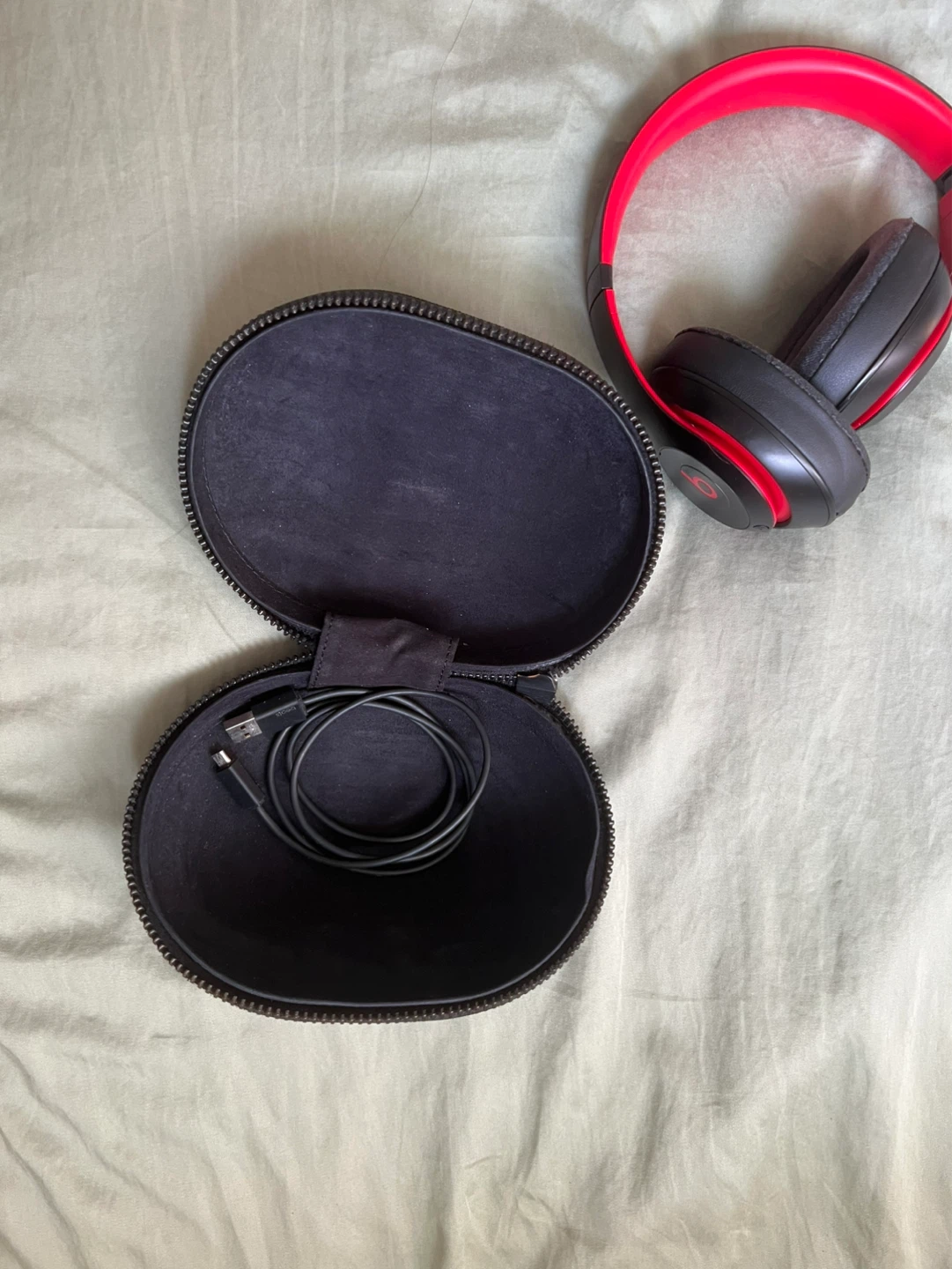 Beats Solo HD Headphones Red/Black - photo 5