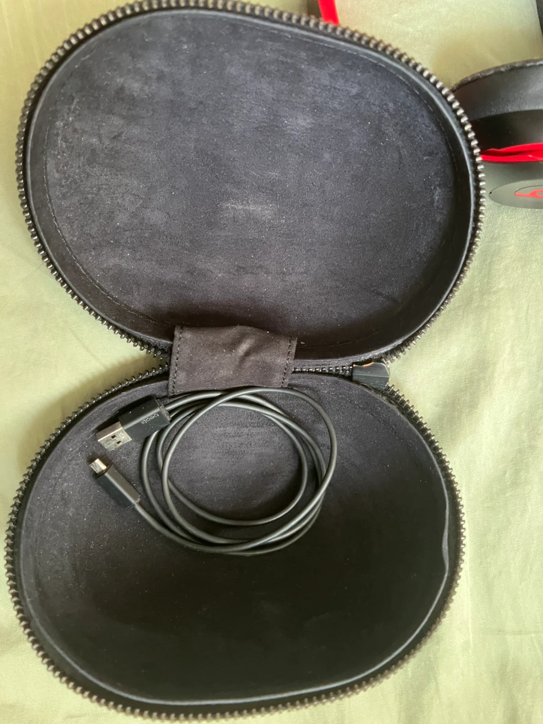 Beats Solo HD Headphones Red/Black - photo 3