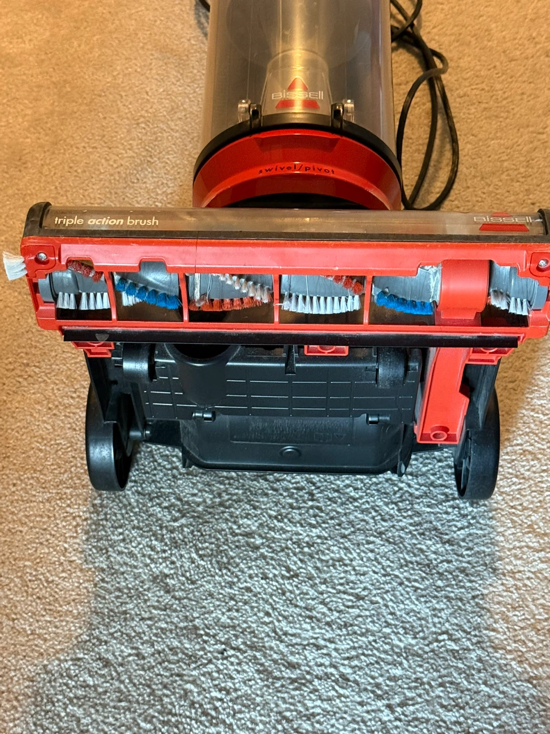 Bissell CleanView Swivel Rewind Vacuum - photo 3