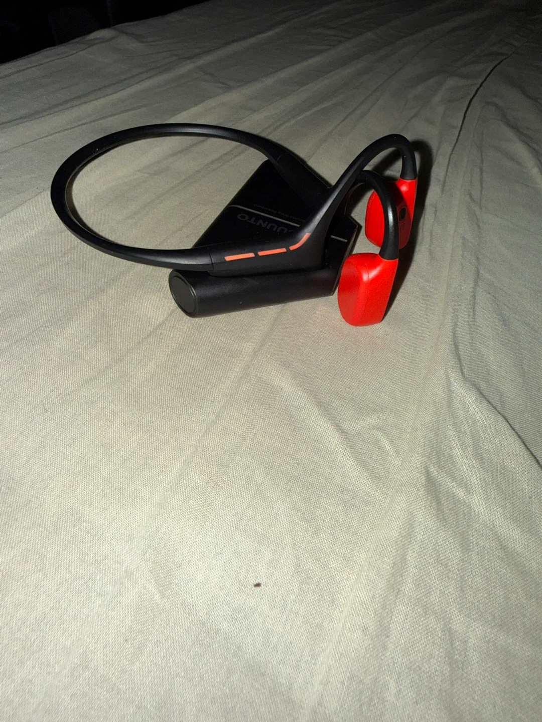 Suunto Wing Bone Conduction Headphones with Charging Case - photo 2