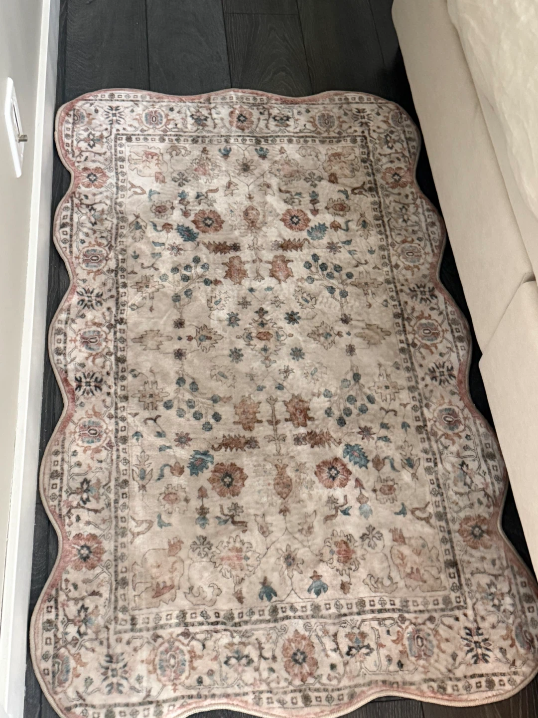 Persian Style Area Rug with Scalloped Edges