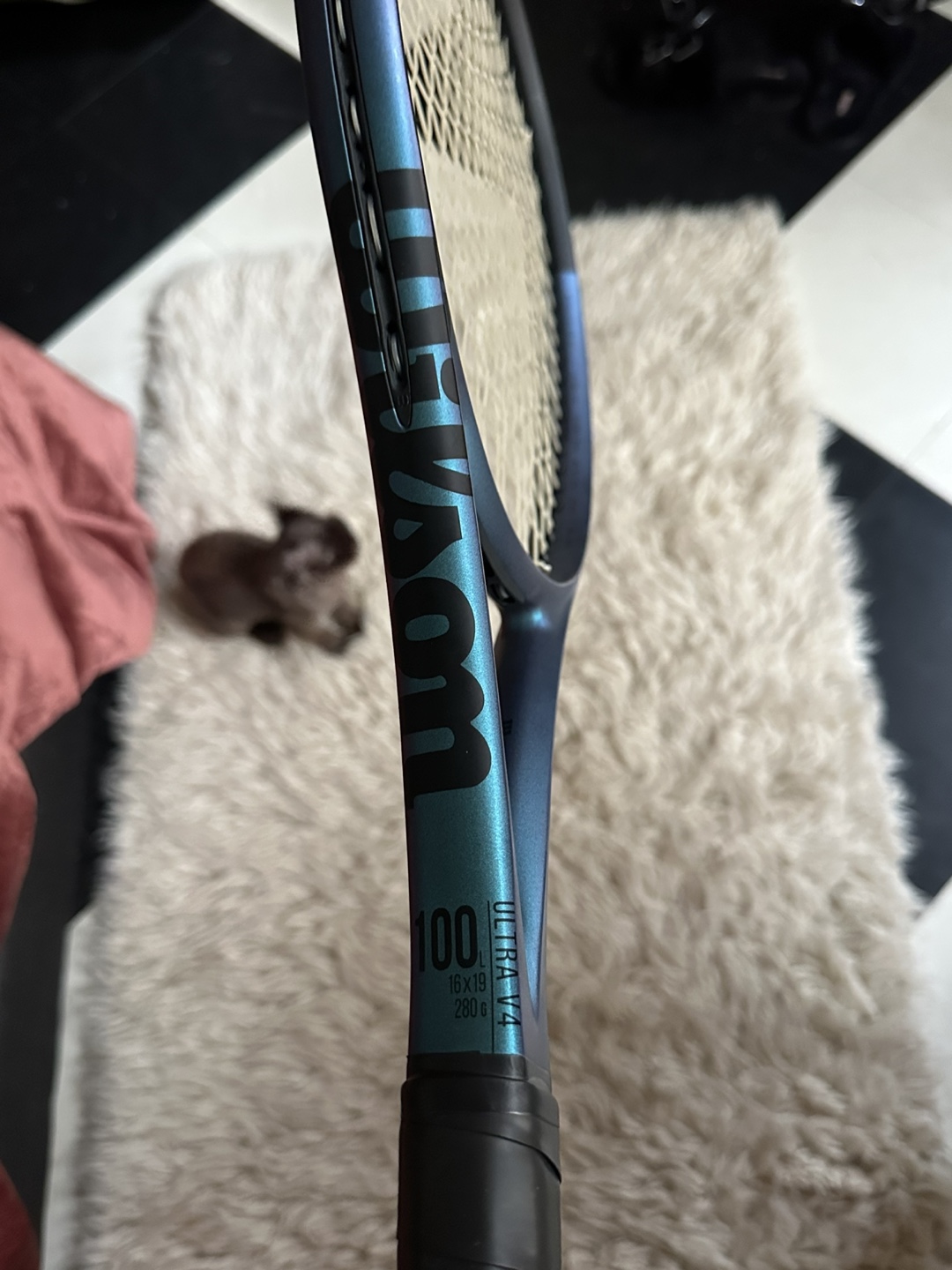 WILSON Ultra 100L V4 Tennis Racket (Strung) (4 1/8 inch) - photo 3