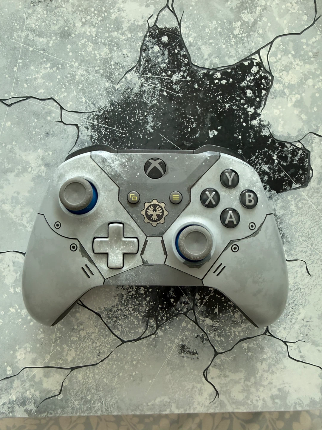 Xbox One X  1tb- Gears 5 Limited Edition Console - photo 4